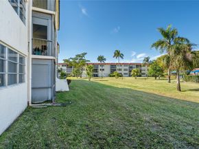 9523 S Hollybrook Lake Drive 107, Pembroke Pines FL 33025