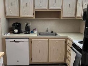 5681 SW 2nd Court SW 204, Margate FL 33068