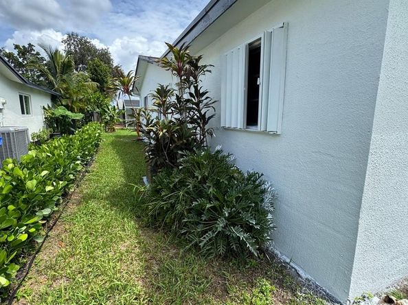 8971 NW 8th St, Pembroke Pines FL 33024