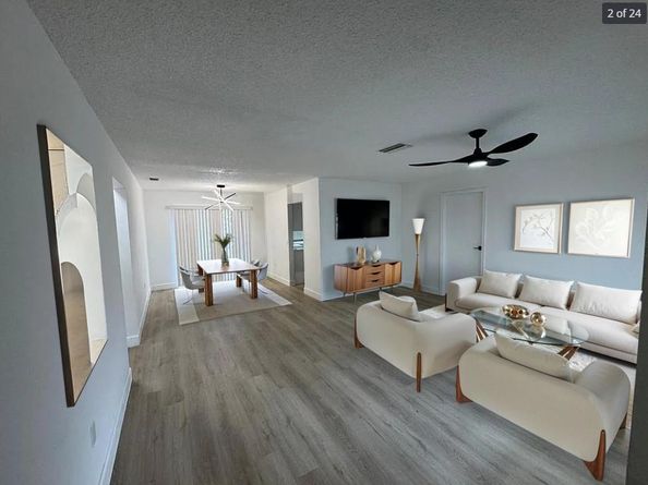 8971 NW 8th St, Pembroke Pines FL 33024