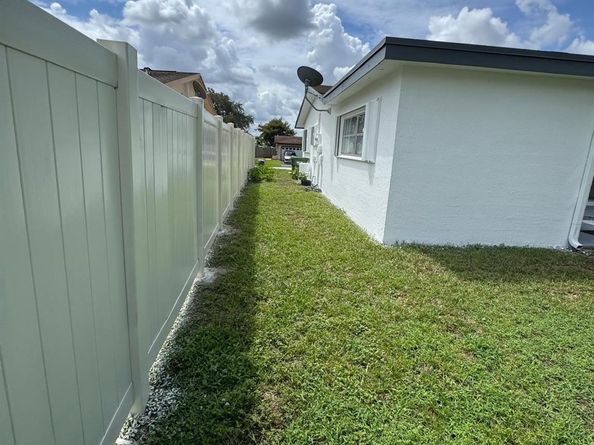 8971 NW 8th St, Pembroke Pines FL 33024