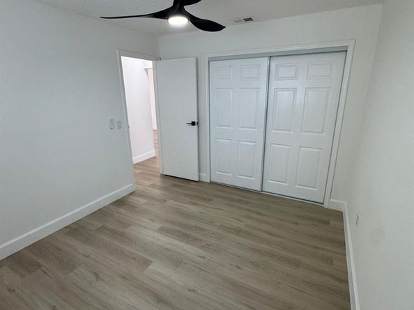 8971 NW 8th St, Pembroke Pines FL 33024