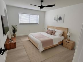 8971 NW 8th St, Pembroke Pines FL 33024