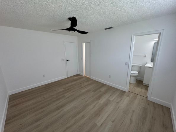 8971 NW 8th St, Pembroke Pines FL 33024