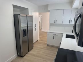 8971 NW 8th St, Pembroke Pines FL 33024