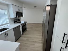 8971 NW 8th St, Pembroke Pines FL 33024