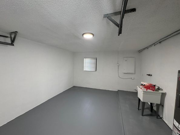 8971 NW 8th St, Pembroke Pines FL 33024