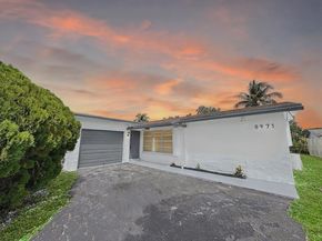 8971 NW 8th St, Pembroke Pines FL 33024