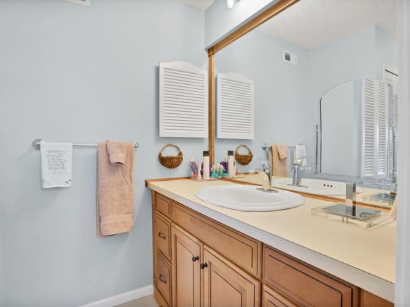 9810 Pineapple Tree Drive 111, Boynton Beach FL 33436