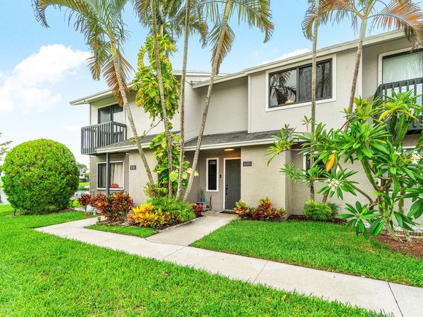 4505 Pier Drive, Greenacres FL 33463