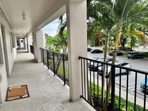 2850 N Palm Aire Drive 207, Pompano Beach FL 33069