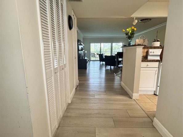2850 N Palm Aire Drive 207, Pompano Beach FL 33069