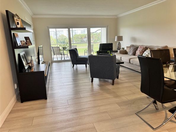 2850 N Palm Aire Drive 207, Pompano Beach FL 33069