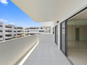 330 SE 20 Ave 421, Deerfield Beach FL 33441