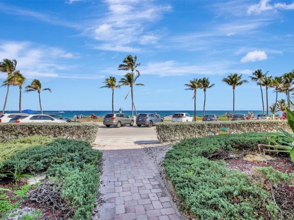 330 SE 20 Ave 421, Deerfield Beach FL 33441