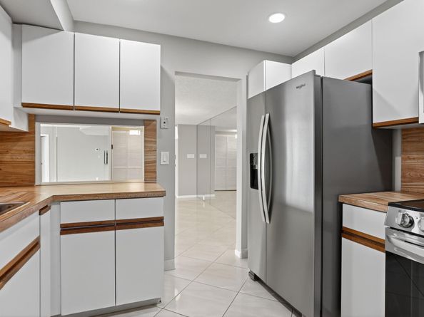 330 SE 20 Ave 421, Deerfield Beach FL 33441