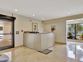 330 SE 20 Ave 421, Deerfield Beach FL 33441