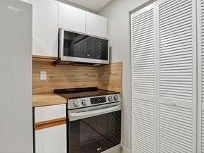 330 SE 20 Ave 421, Deerfield Beach FL 33441