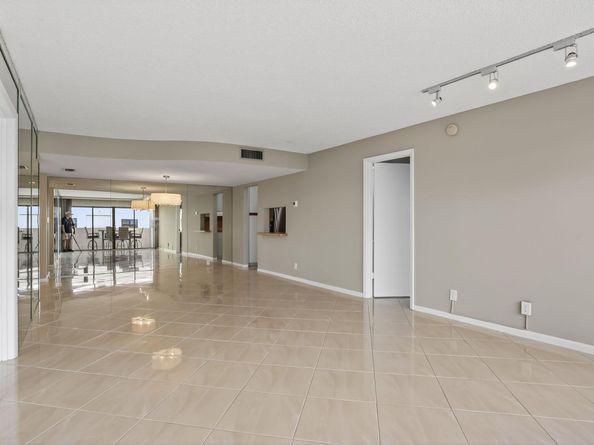 330 SE 20 Ave 421, Deerfield Beach FL 33441