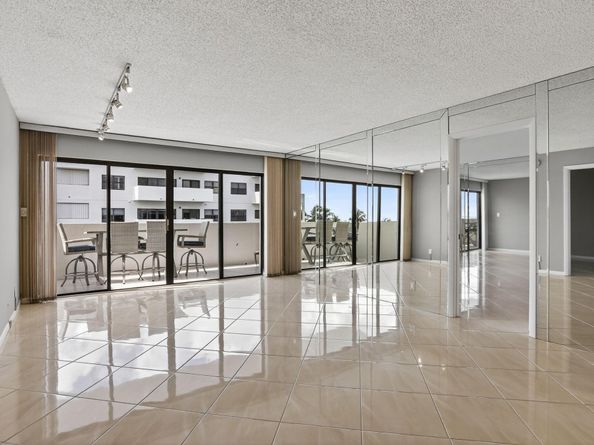 330 SE 20 Ave 421, Deerfield Beach FL 33441