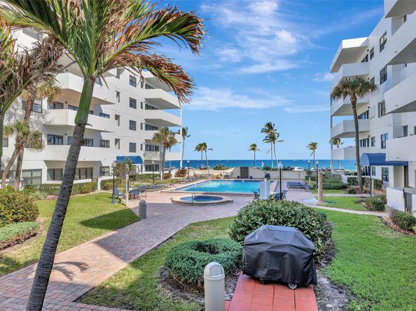 330 SE 20 Ave 421, Deerfield Beach FL 33441