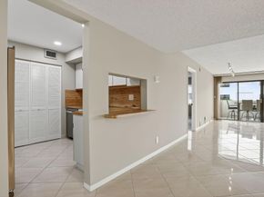 330 SE 20 Ave 421, Deerfield Beach FL 33441