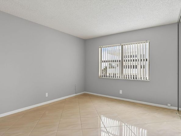 330 SE 20 Ave 421, Deerfield Beach FL 33441