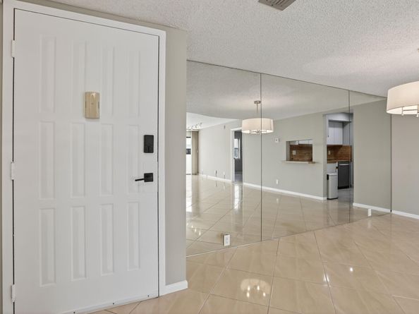330 SE 20 Ave 421, Deerfield Beach FL 33441