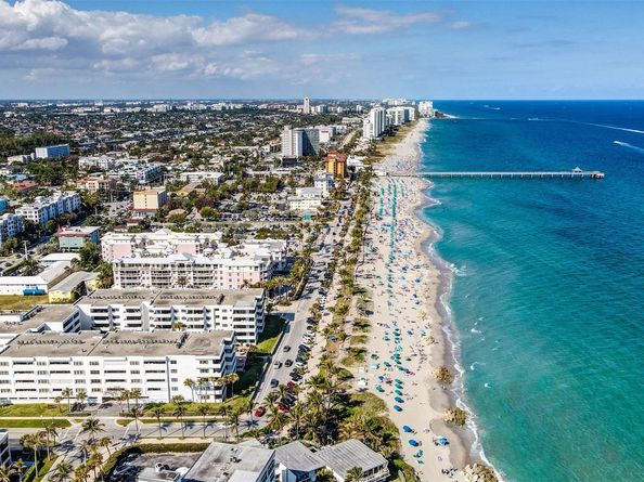330 SE 20 Ave 421, Deerfield Beach FL 33441