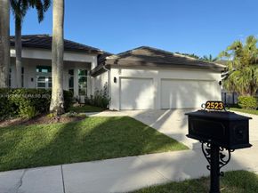 2523 Montclaire Circle, Weston FL 33327