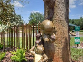 820 Alamanda Ct, Plantation FL 33317
