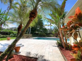 820 Alamanda Ct, Plantation FL 33317
