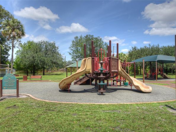 820 Alamanda Ct, Plantation FL 33317