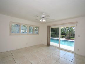 820 Alamanda Ct, Plantation FL 33317