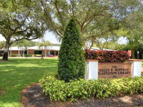 820 Alamanda Ct, Plantation FL 33317