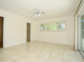 820 Alamanda Ct, Plantation FL 33317