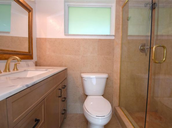 820 Alamanda Ct, Plantation FL 33317