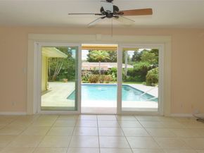 820 Alamanda Ct, Plantation FL 33317