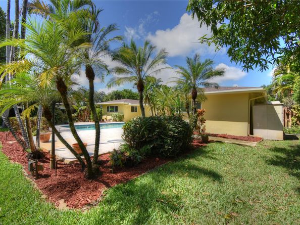 820 Alamanda Ct, Plantation FL 33317