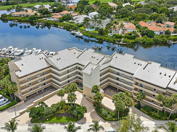 16910 Bay Street E204, Jupiter FL 33477