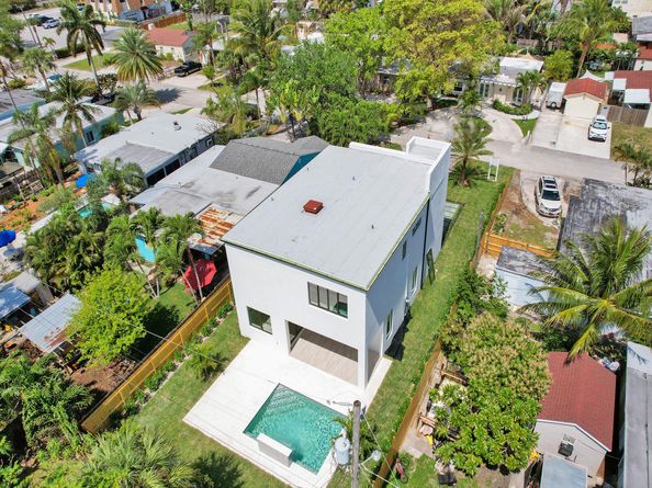 130 E Hart Street, Lantana FL 33462
