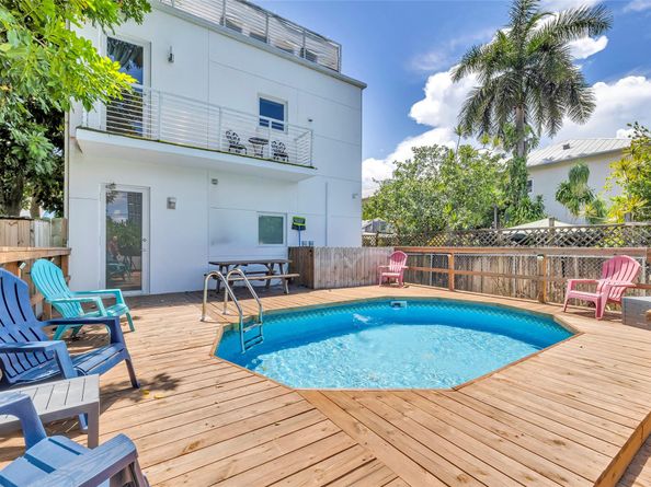 303 SW 9th St, Fort Lauderdale FL 33315