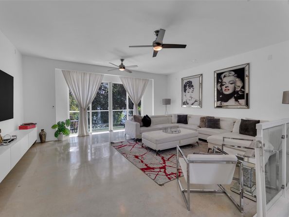 303 SW 9th St, Fort Lauderdale FL 33315
