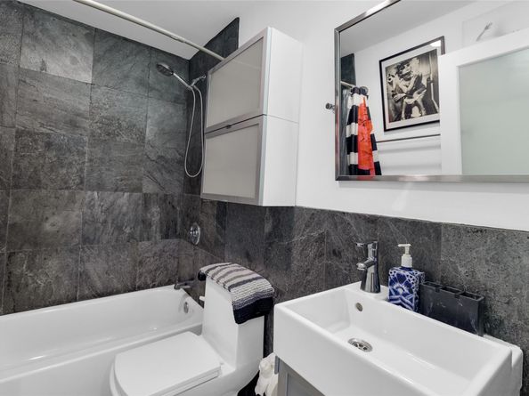 303 SW 9th St, Fort Lauderdale FL 33315