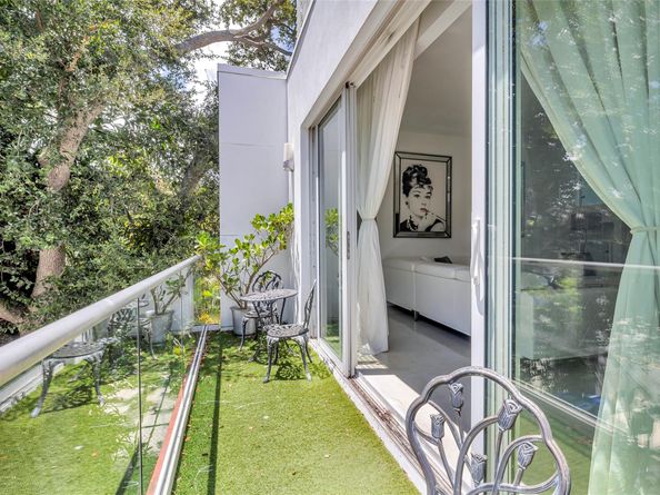 303 SW 9th St, Fort Lauderdale FL 33315