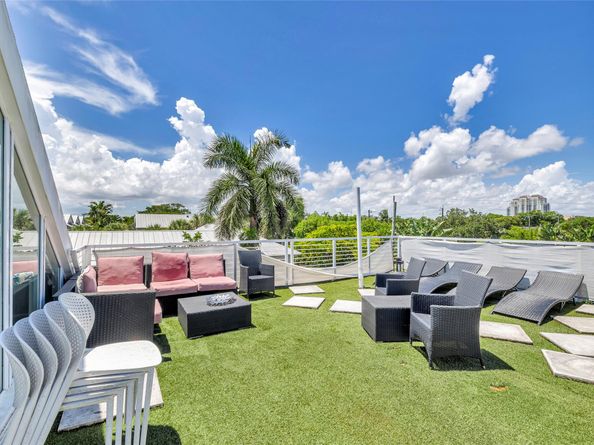 303 SW 9th St, Fort Lauderdale FL 33315
