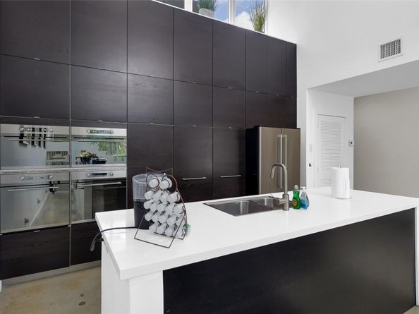 303 SW 9th St, Fort Lauderdale FL 33315