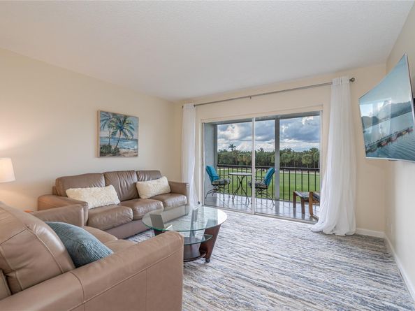 9411 N Hollybrook Lake Dr 309, Pembroke Pines FL 33025