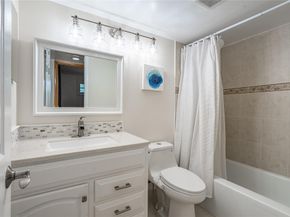 9411 N Hollybrook Lake Dr 309, Pembroke Pines FL 33025