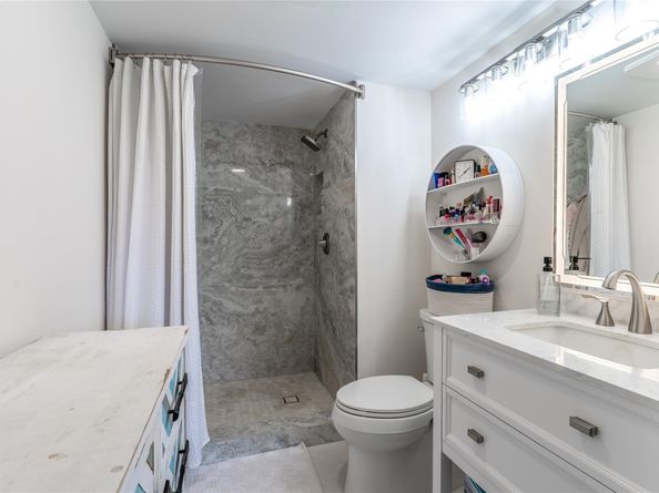 9411 N Hollybrook Lake Dr 310, Pembroke Pines FL 33025